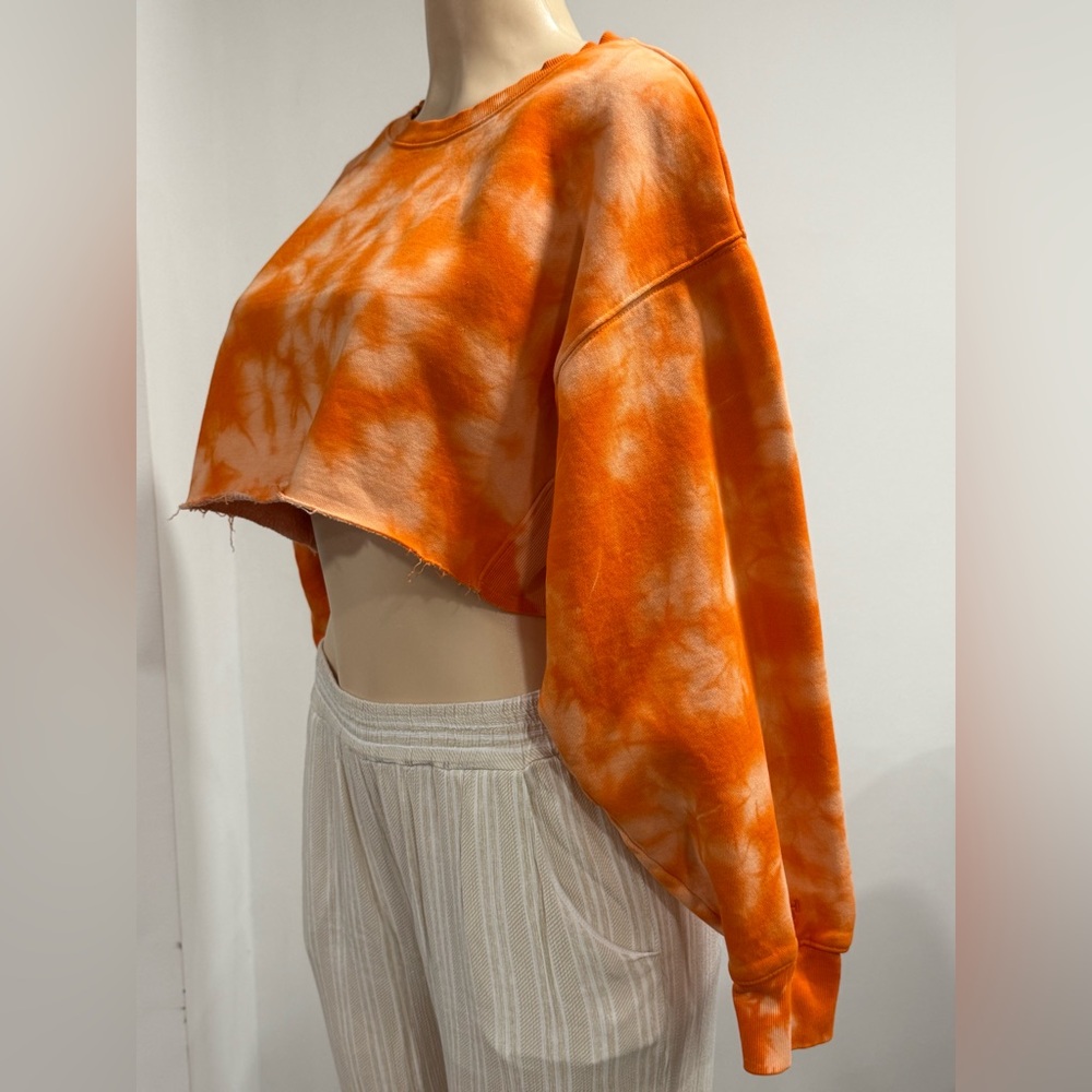 Aritzia Tna Cozy Sweatshirt Womens Orange Tie Dye Cropped Fleece Boyfriend - Picture 3 of 6